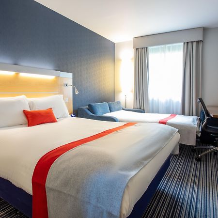 Holiday Inn Express Dunfermline By Ihg Екстер'єр фото