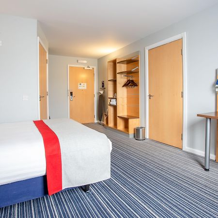 Holiday Inn Express Dunfermline By Ihg Екстер'єр фото