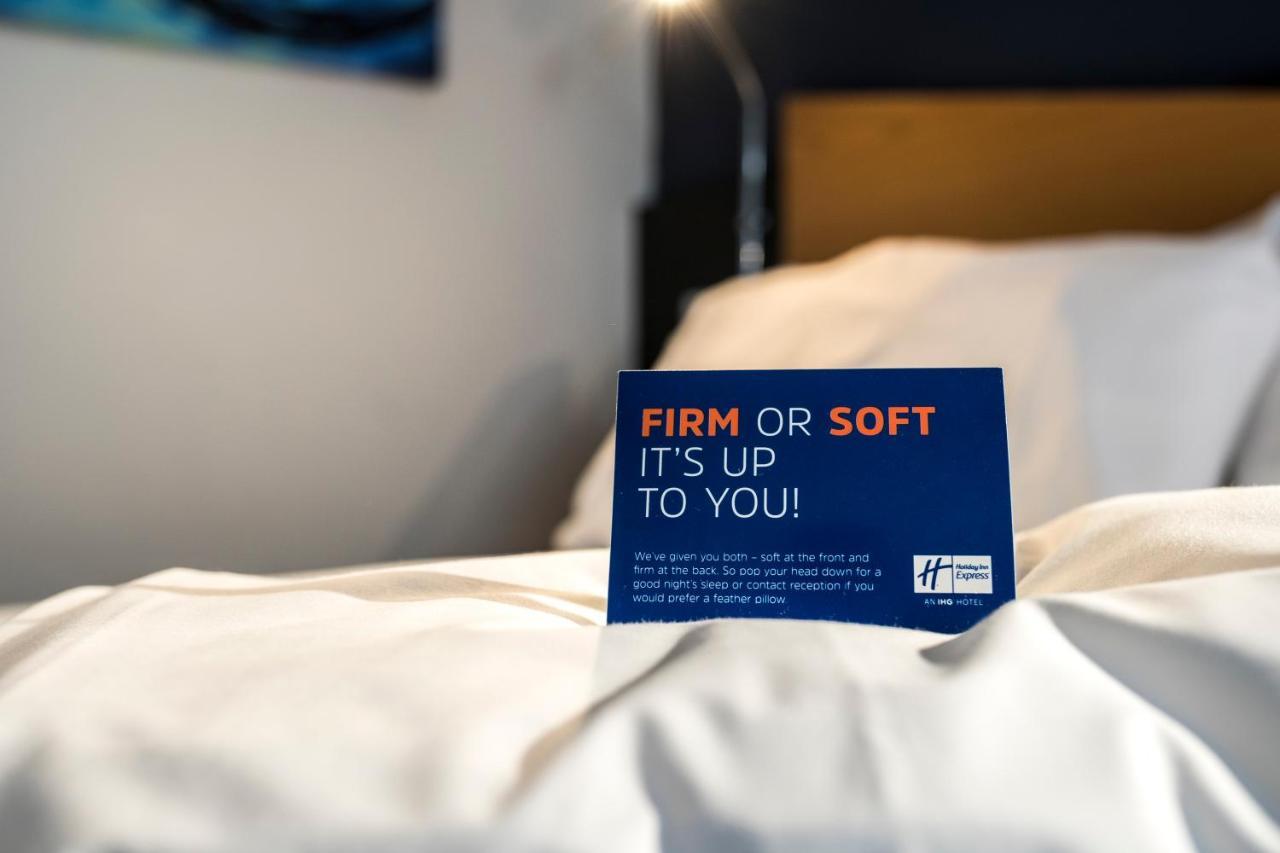 Holiday Inn Express Dunfermline By Ihg Екстер'єр фото