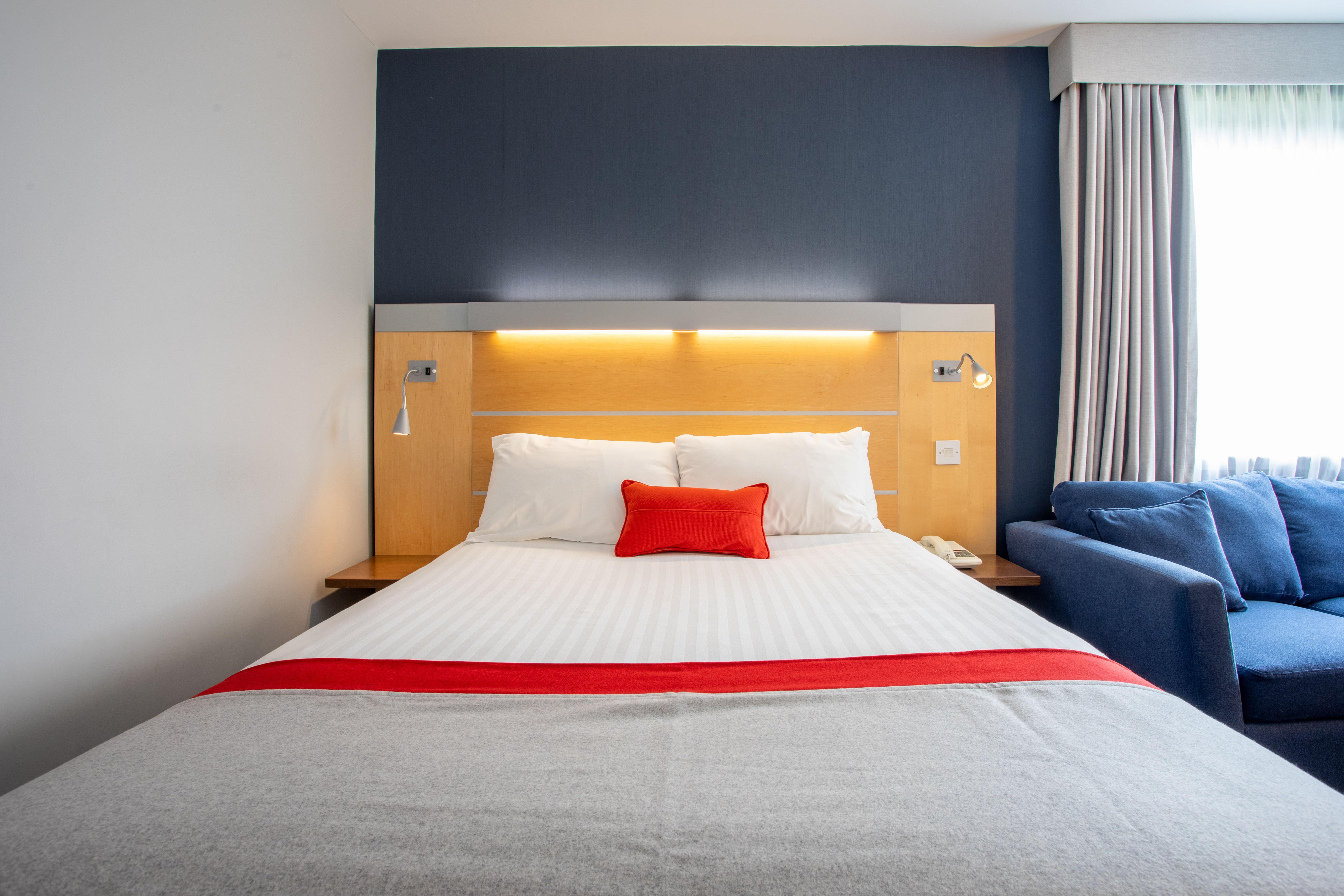 Holiday Inn Express Dunfermline By Ihg Екстер'єр фото