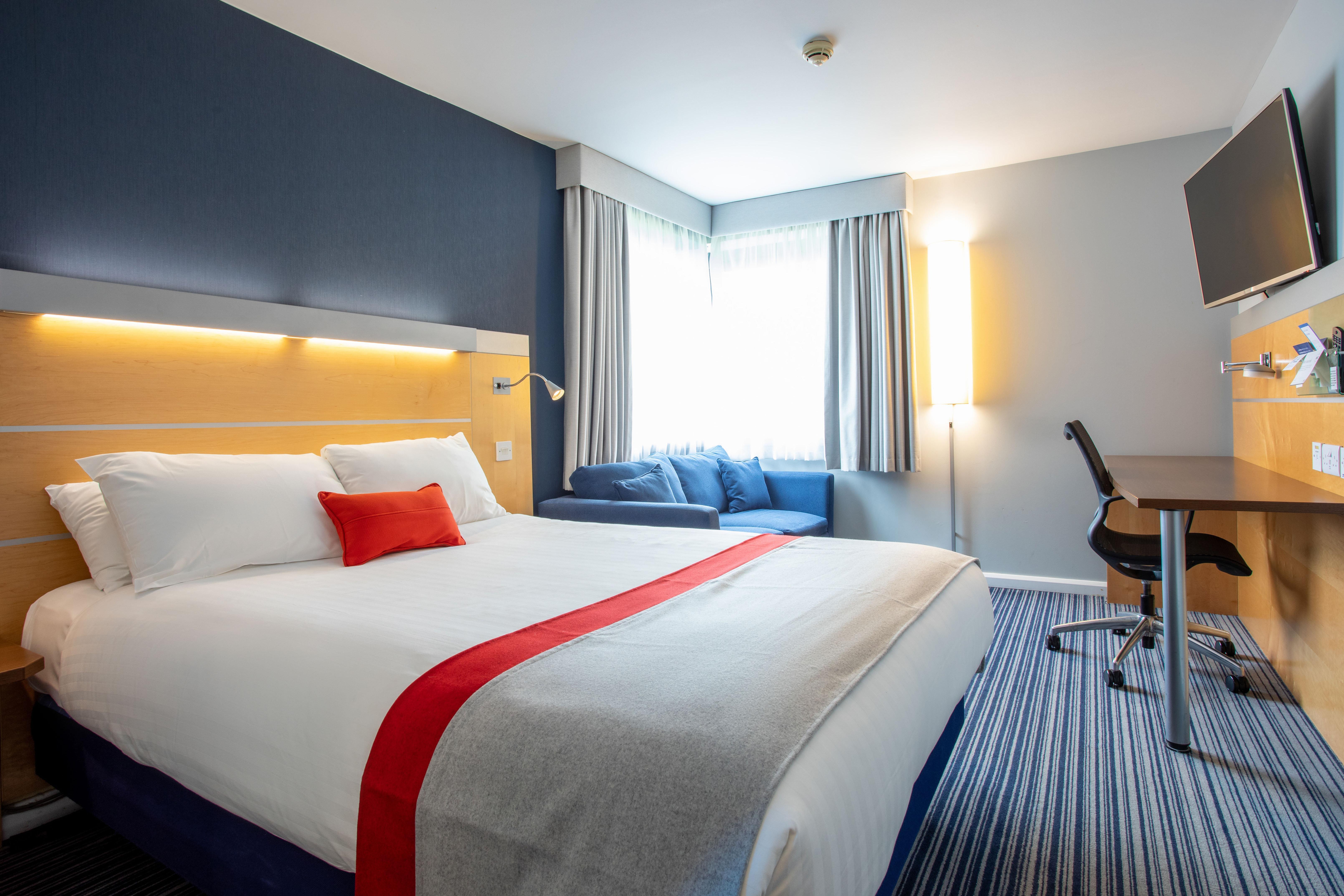 Holiday Inn Express Dunfermline By Ihg Екстер'єр фото
