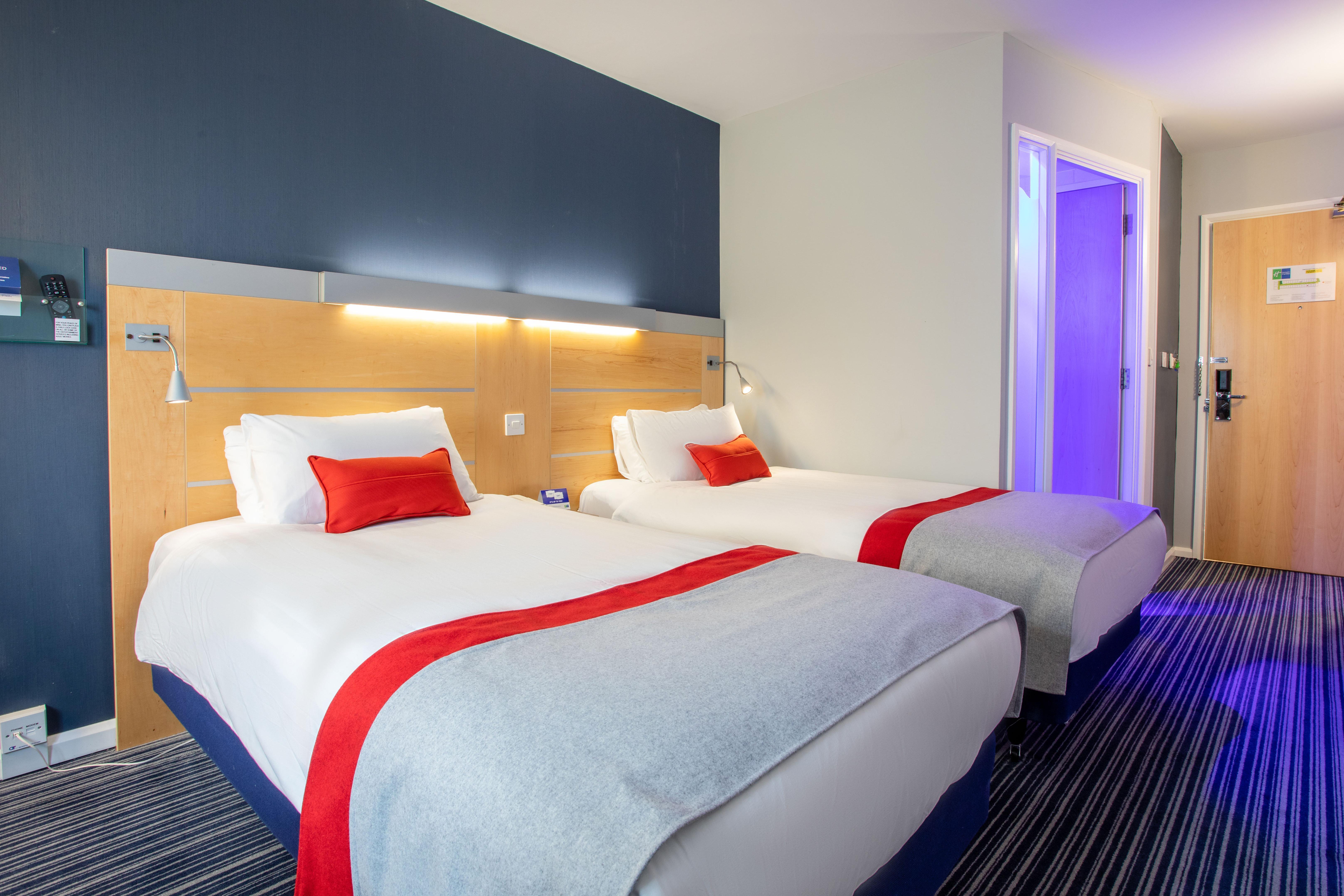 Holiday Inn Express Dunfermline By Ihg Екстер'єр фото