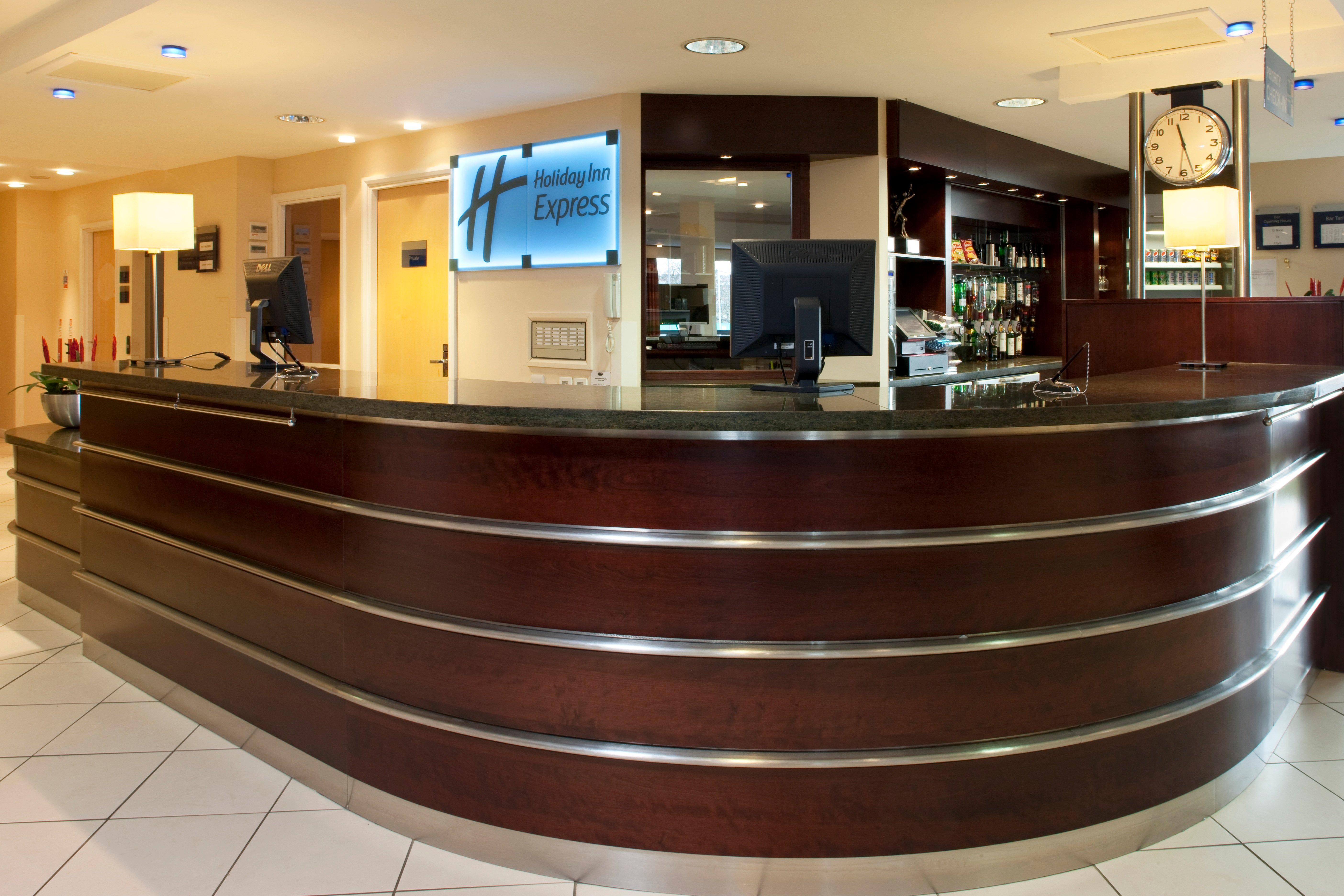 Holiday Inn Express Dunfermline By Ihg Екстер'єр фото