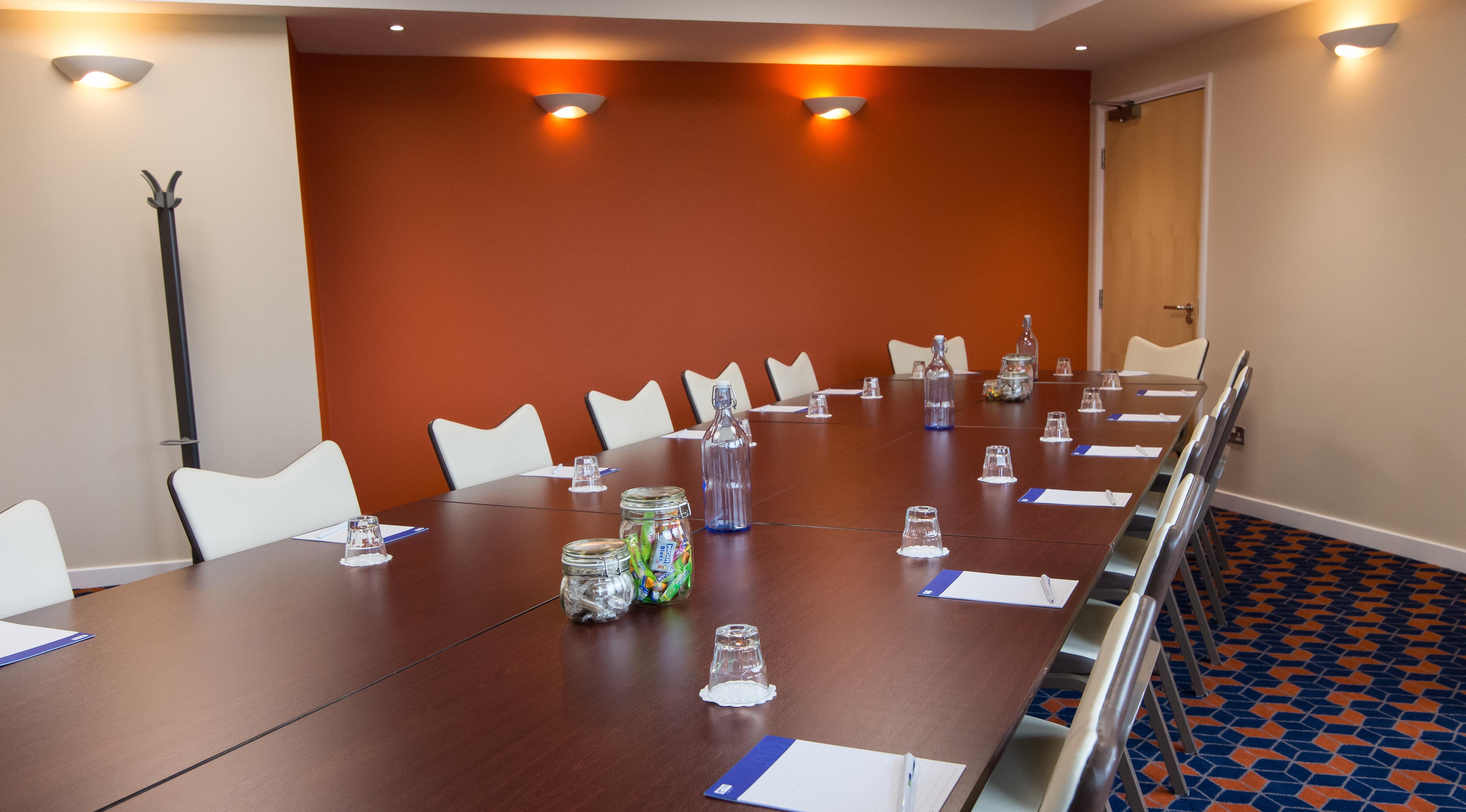 Holiday Inn Express Dunfermline By Ihg Екстер'єр фото