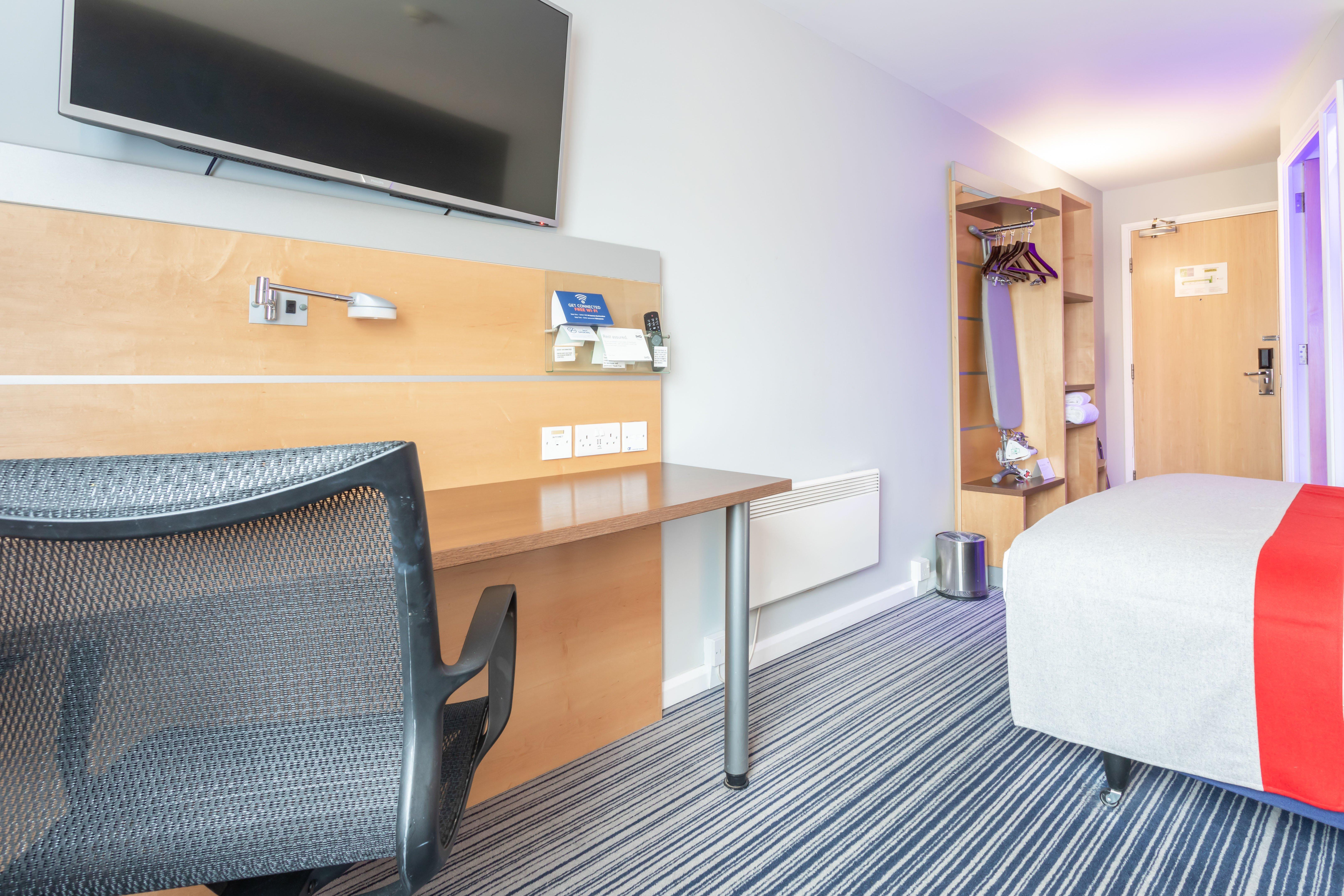 Holiday Inn Express Dunfermline By Ihg Екстер'єр фото