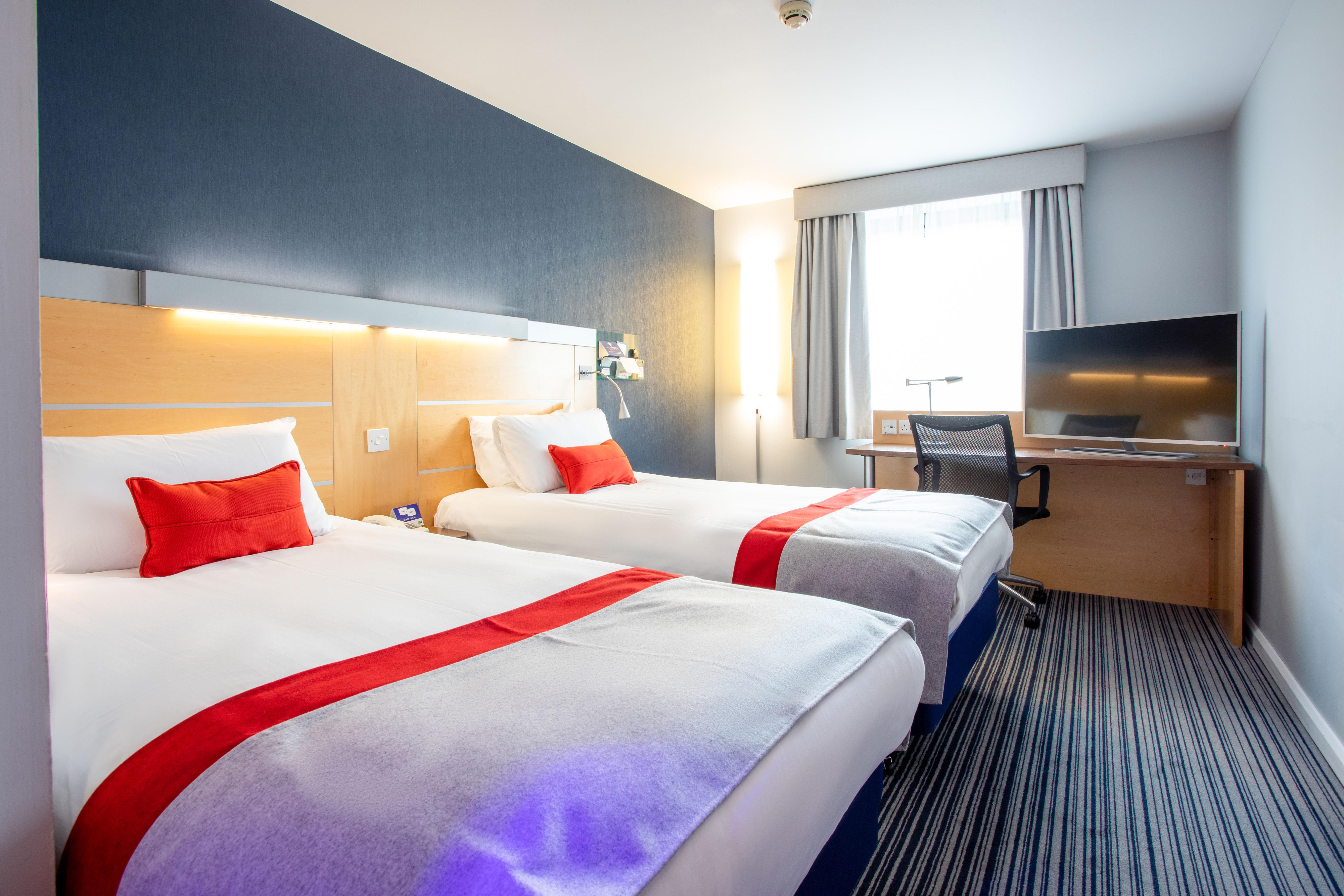 Holiday Inn Express Dunfermline By Ihg Екстер'єр фото