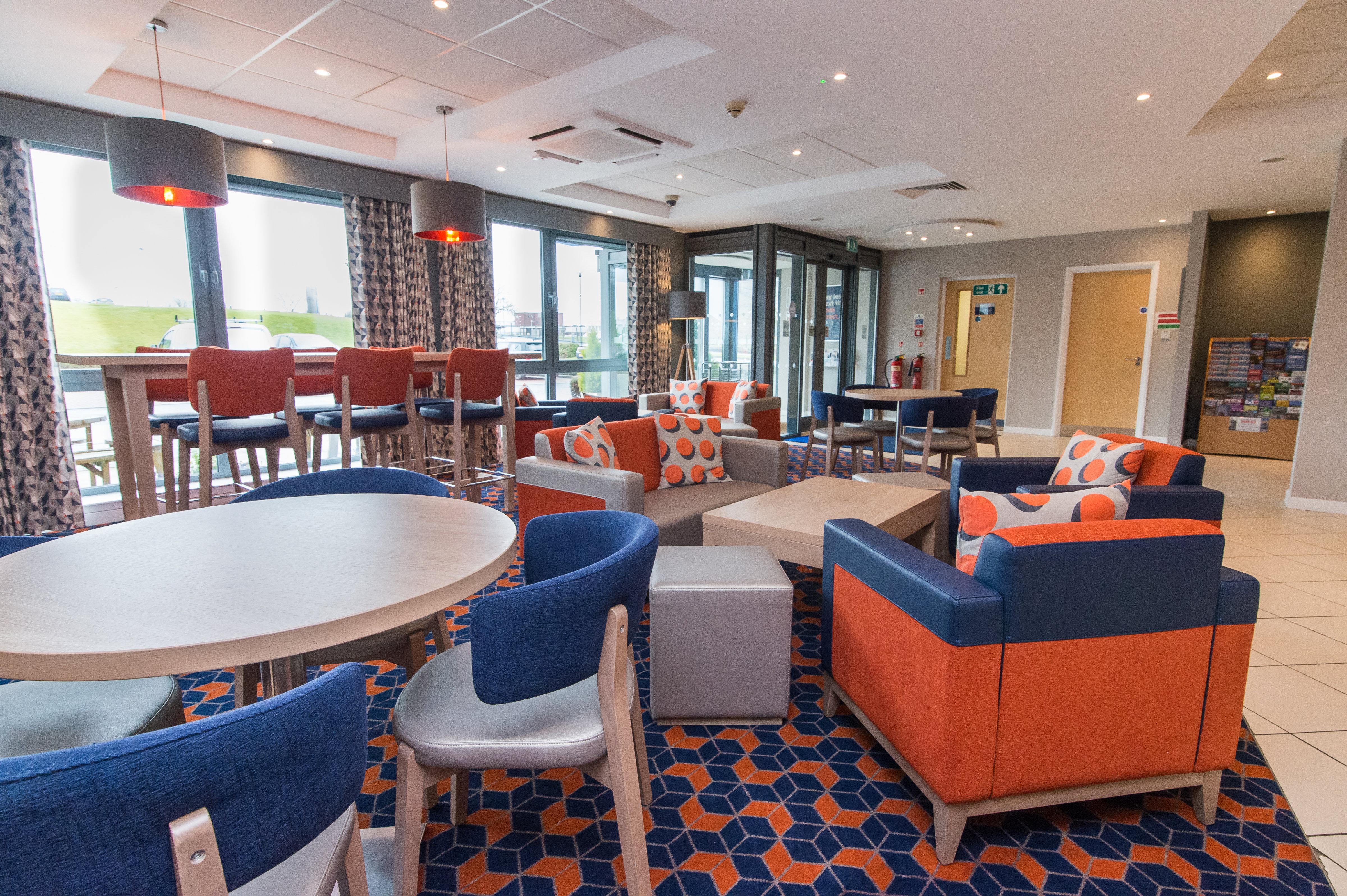 Holiday Inn Express Dunfermline By Ihg Екстер'єр фото