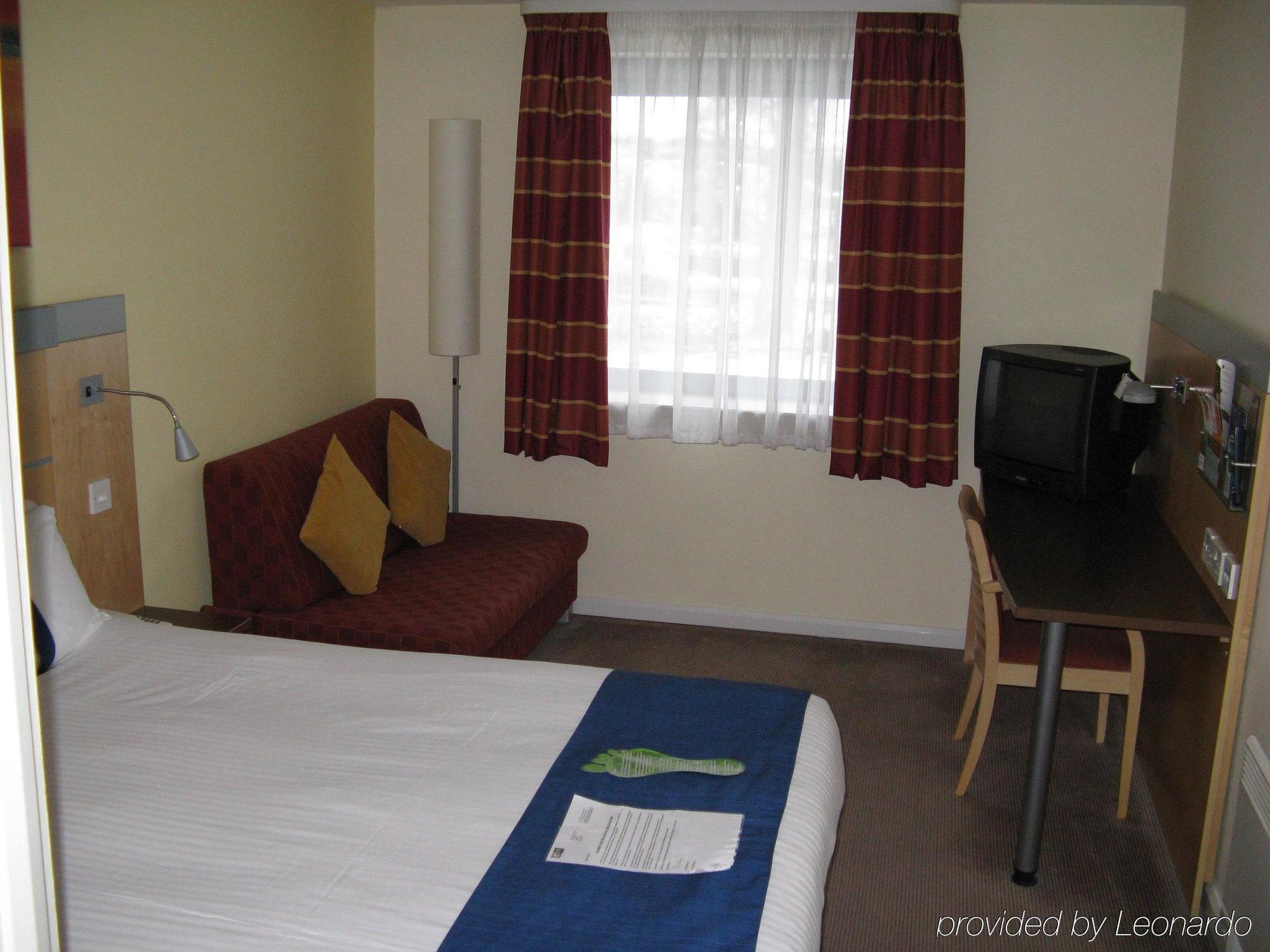 Holiday Inn Express Dunfermline By Ihg Екстер'єр фото