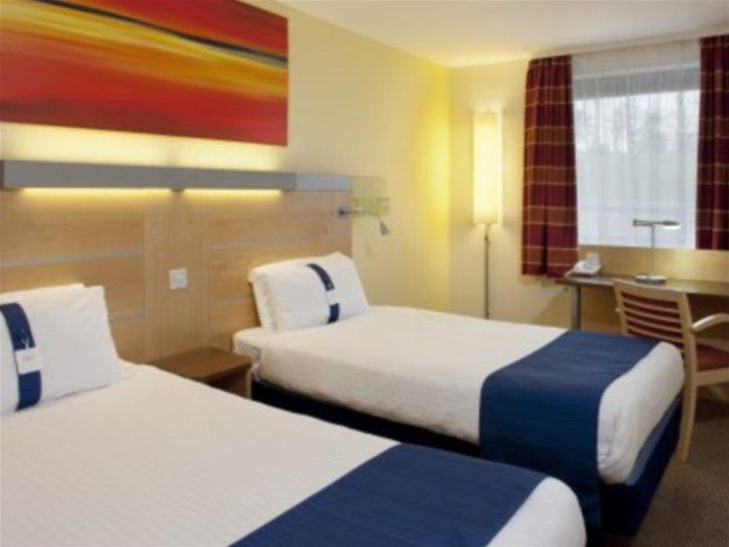 Holiday Inn Express Dunfermline By Ihg Екстер'єр фото