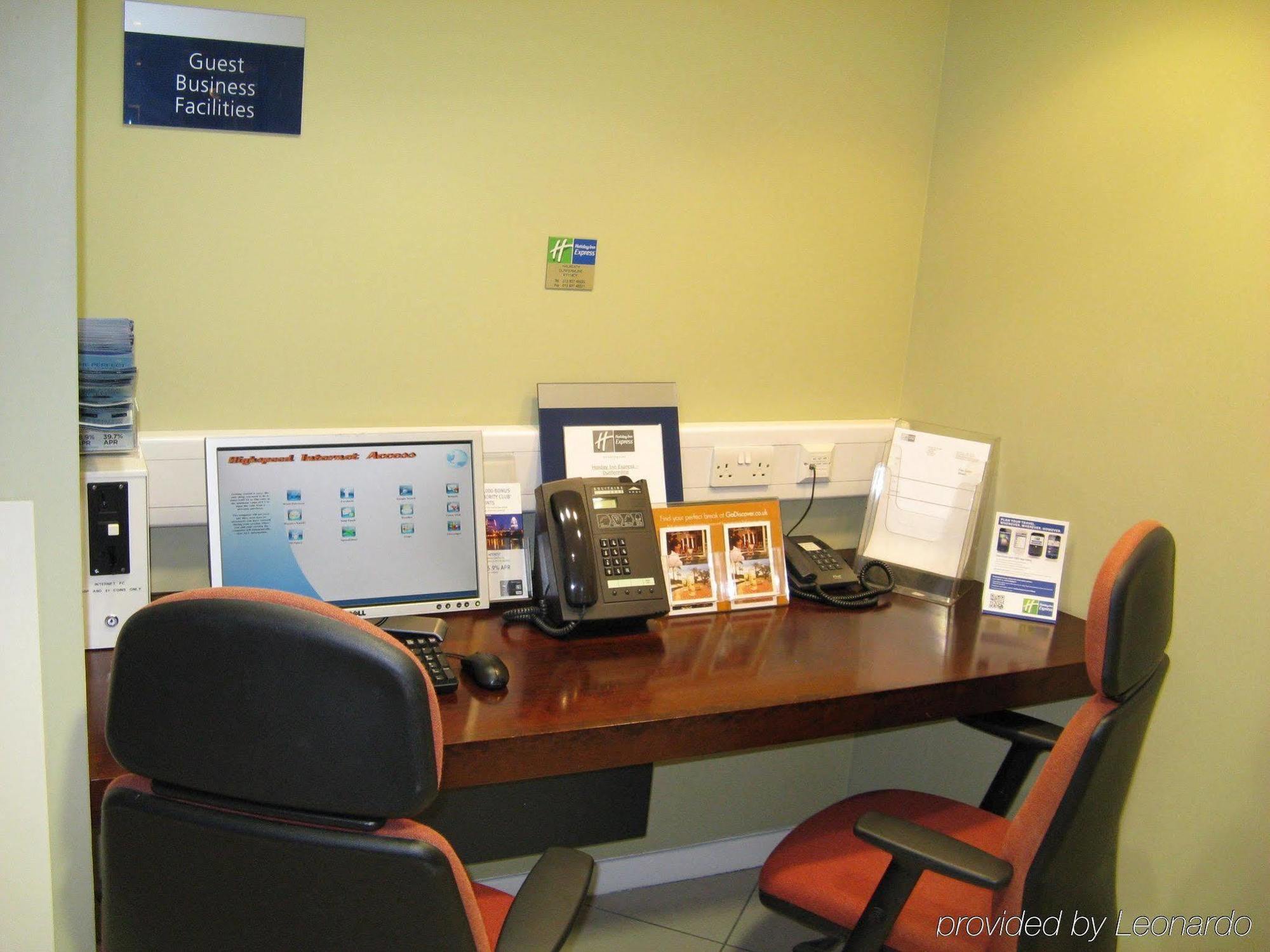 Holiday Inn Express Dunfermline By Ihg Екстер'єр фото