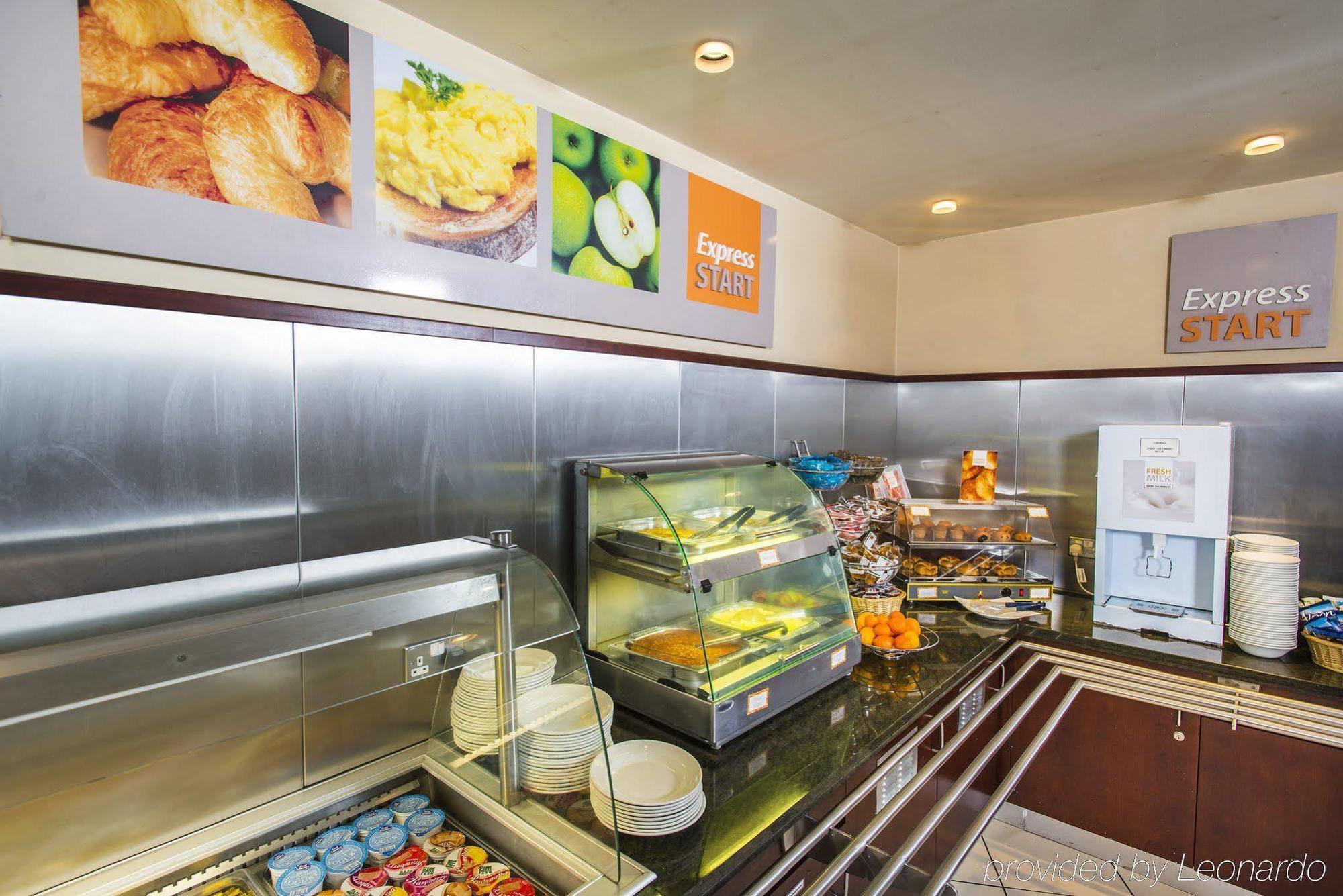 Holiday Inn Express Dunfermline By Ihg Екстер'єр фото