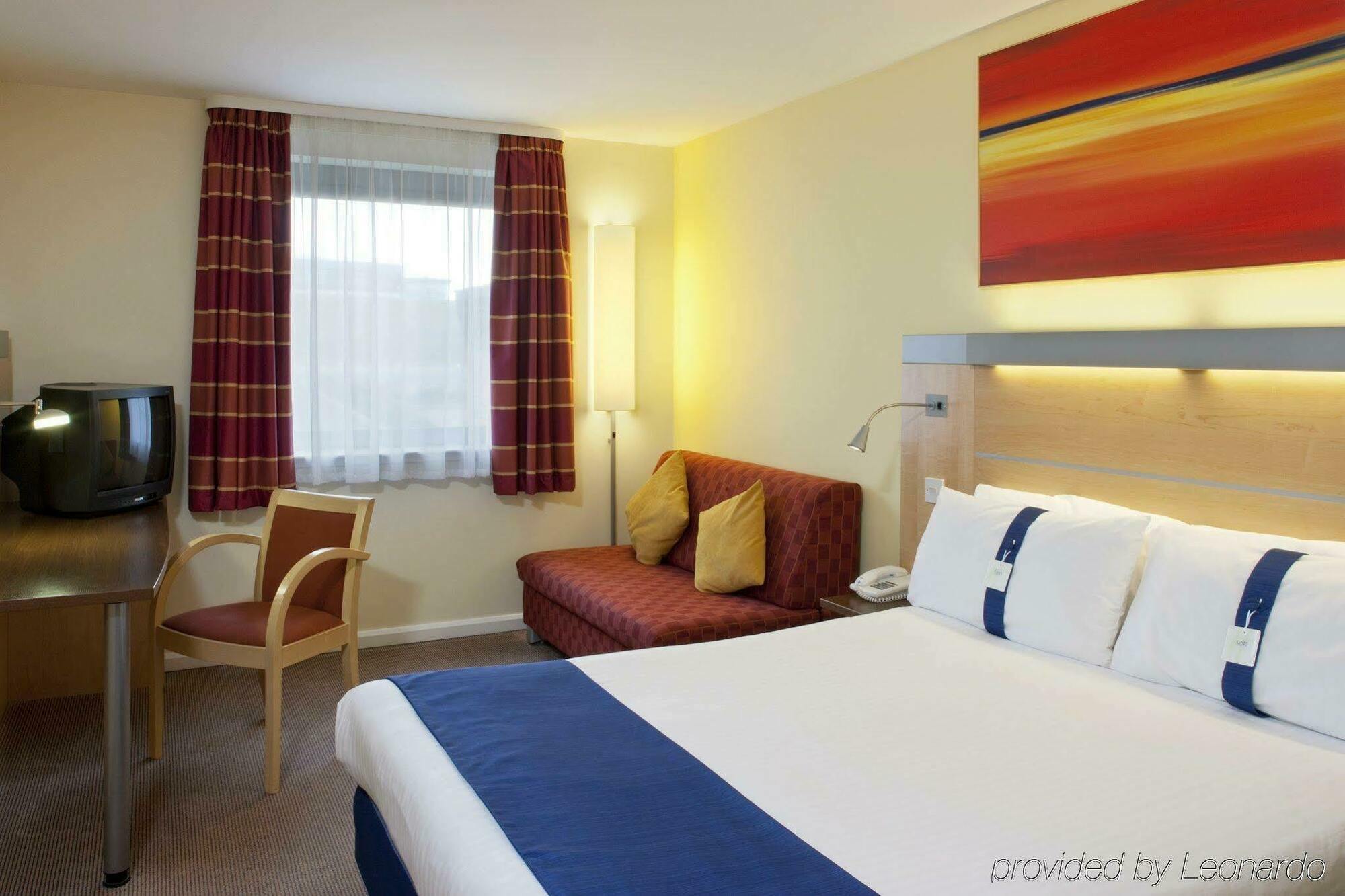 Holiday Inn Express Dunfermline By Ihg Екстер'єр фото